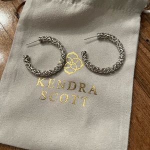 Kendra Scott, Maggie Small hoop earrings